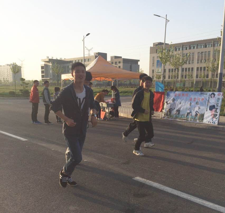 我院学生会开展系列晨跑运动倡导学生身心健康