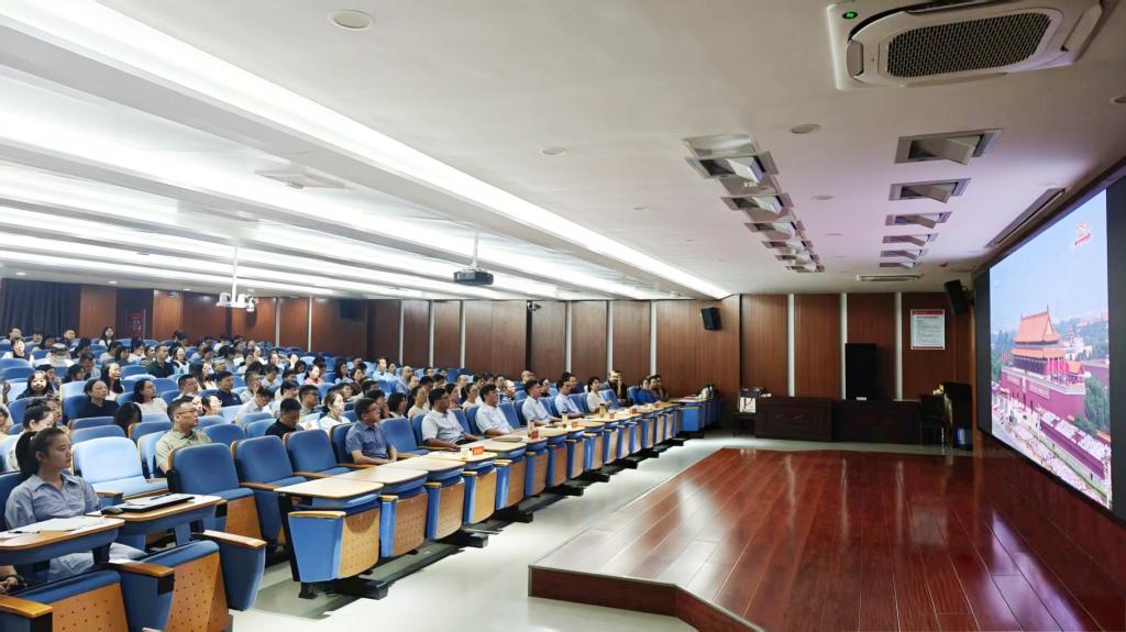 我校召开党委理论学习中心组（扩大）学...